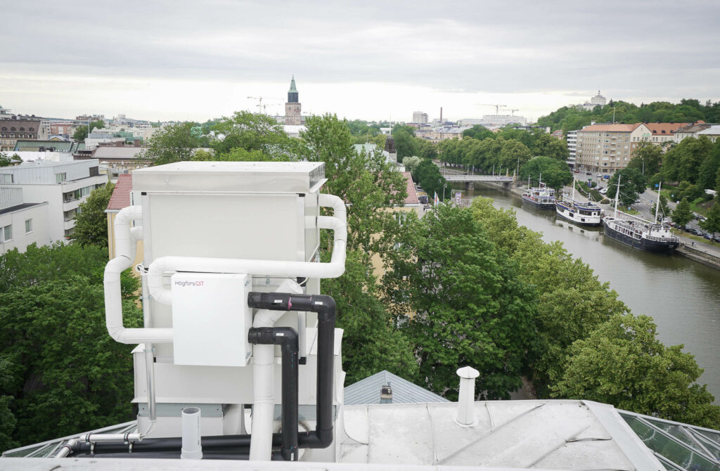 HögforsGST hybrid heat recovery unit on a rooftop