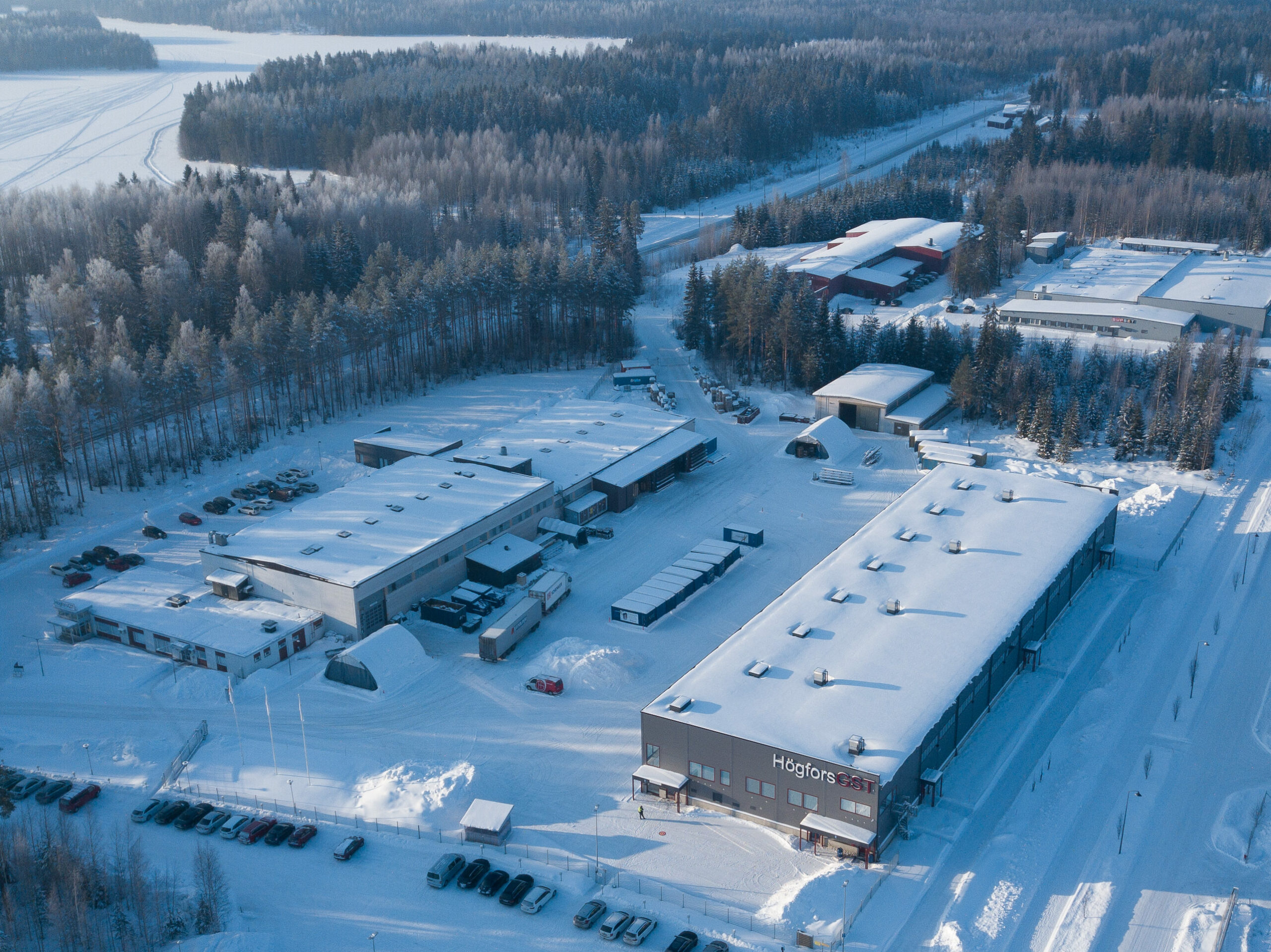 Teollisuuskoneikot valmistetaan HögforsGST:n tehtaalla Leppävirralla.